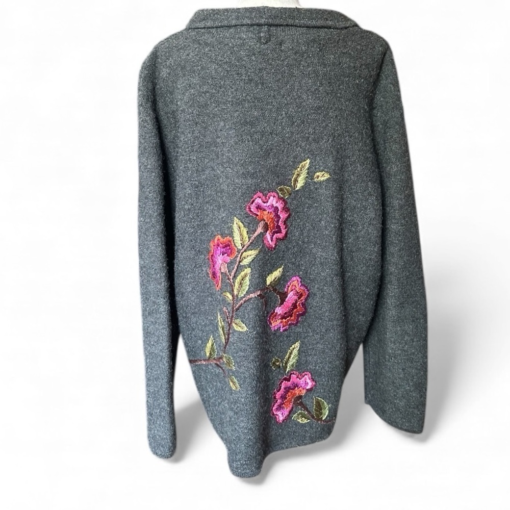 Vintage Eagle’s Eye Women’s Gray Wool Floral Embroidered Cardigan, Size XL - Picture 6 of 8